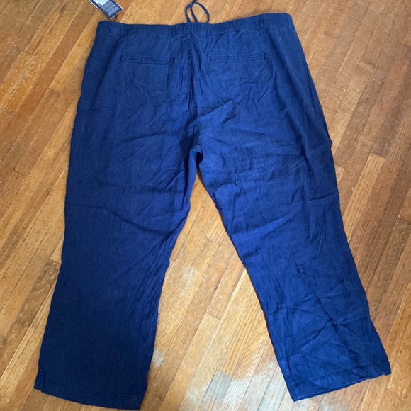 Lift Tuck plus size Capri pants - Picture 2 of 3